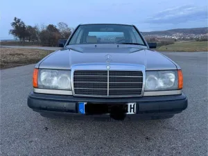 Mercedes-Benz 260 W124*Automatik*AHK*Schiebedach*H-Kennzeichen
