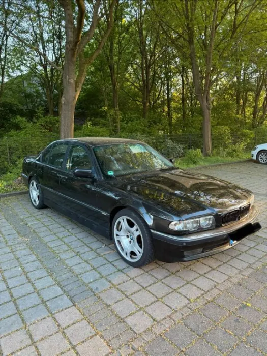 BMW E38 728i