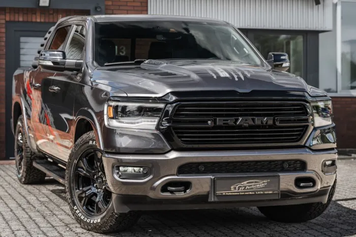 Dodge RAM5.7Laramie E-Torque/LPG/Navi/360*Dig-T/Pano