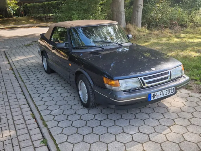 Saab 900