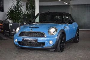 MINI Mini Cabrio Cooper S Sonderfarbe: Kiteblau