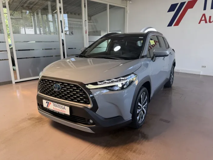 Toyota Corolla Cross Hybrid AWD Team Lounge