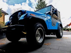 Jeep CJ5 V8 5,9L mit H Kennzeichen.