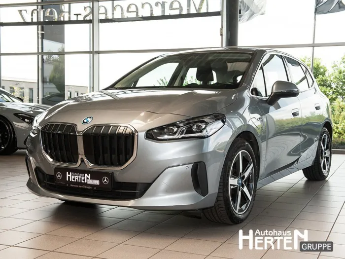 BMW 230e xDrive Active Tourer LED+HEAD-UP+RÜCKFAHRK.