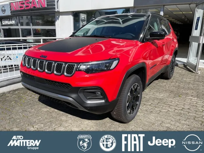 Jeep Compass PHEV 240PS High Upland Ganzjahresreifen
