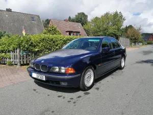 BMW 528iA MFL*DSP*SD*M-Fahrw*100% rostfrei/original!
