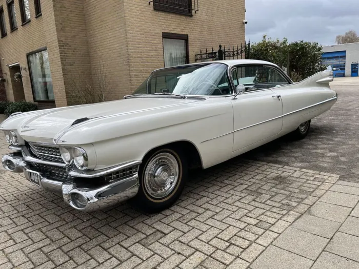 Cadillac Deville COUPE