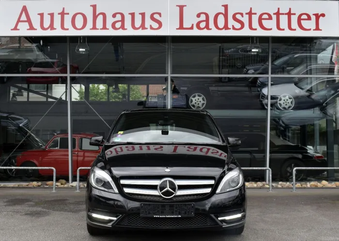 Mercedes-Benz B200 CDI *AHK*Panodach*Sportpaket*Leder*Xenon*