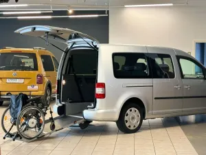 Volkswagen Caddy Maxi-Behindertengerecht-Rampe-1.Hand