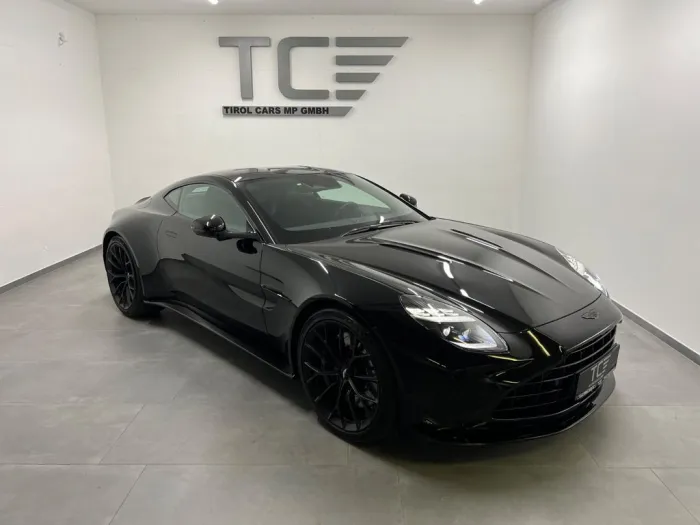 Aston Martin V8 Vantage 4.0 V8, All Black, Lime Green,