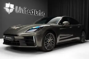 Porsche Panamera 4