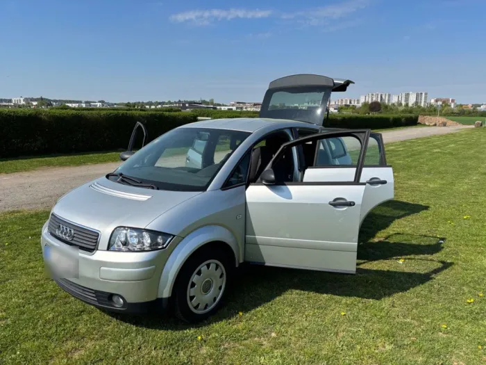 Audi AUDI A2 90 PS TDI silber gut erhalten, Sch...