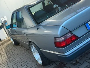 Mercedes-Benz Mercedes W124 260E