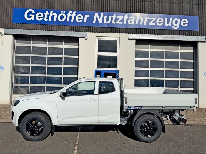Isuzu D-Max Space Cab LS AT + Drei-Seitenkipper