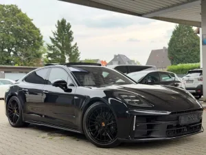 Porsche Panamera 4 NACHTSICHT/SPORTDESIGN/PANO/MASSAGE