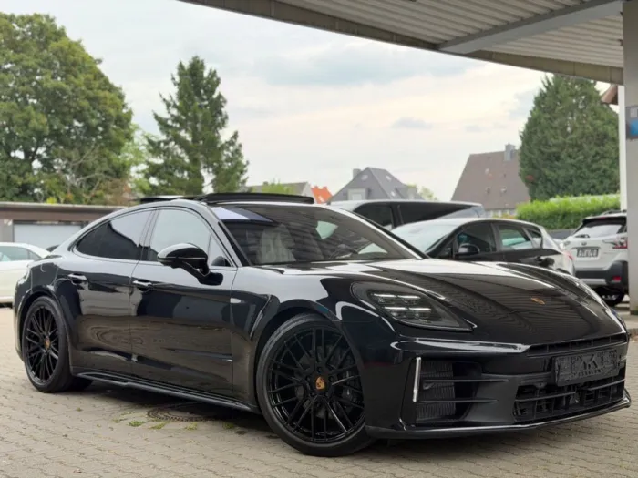 Porsche Panamera 4 NACHTSICHT/SPORTDESIGN/PANO/MASSAGE