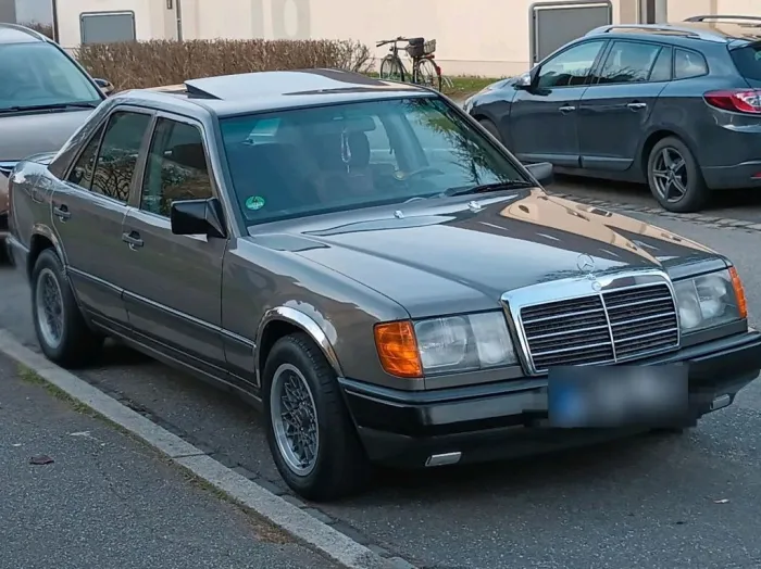 Mercedes-Benz Mercedes W124 260E mit H-Zulassung