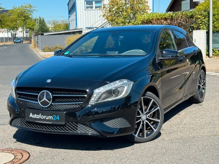 Mercedes-Benz A 180 BlueEfficiency 2Style *SHZ*PDC*Teilleder*