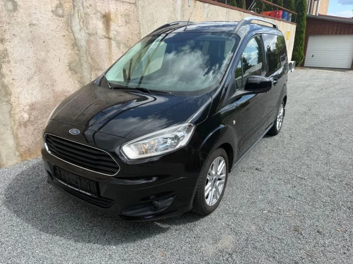Ford Tourneo Courier Titanium