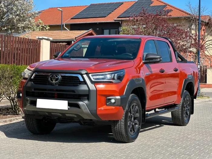 Toyota Hilux 2.8 D-4D MHEV 4X4 DOUBLE INVINCIBLE