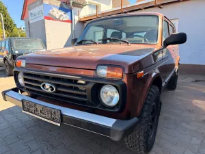 Lada Niva 4x4 AHK 
