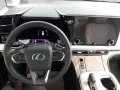 Lexus LM 350h 2,5, 250 PS Hybrid E-Four 4-Türer LUXURY