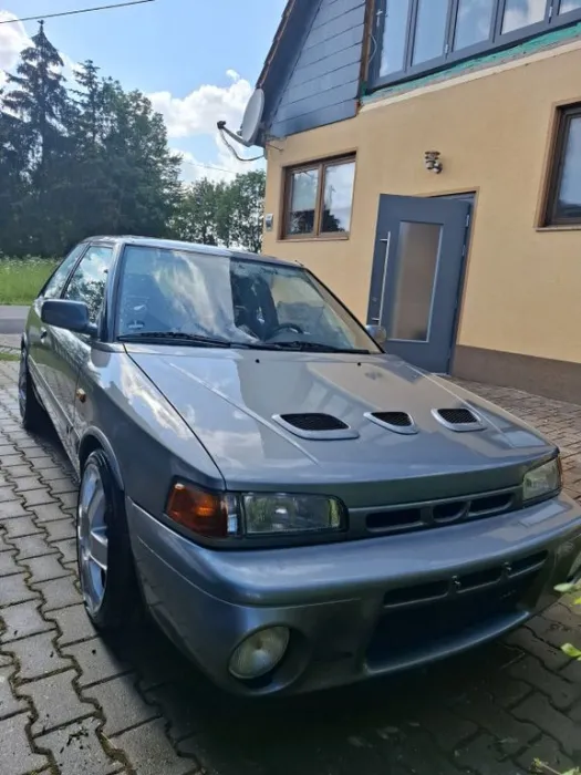 Mazda 323