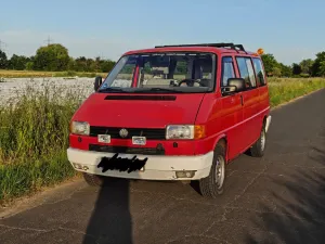 Volkswagen T4 Kombi ehemals Feuerwehr umgebaut zum Campen