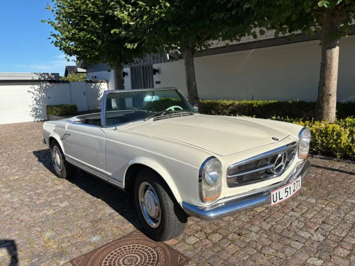 Mercedes-Benz SL 230 Pagode