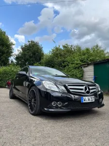 Mercedes-Benz E-250 CGI AMG-Paket HarmanKardon
