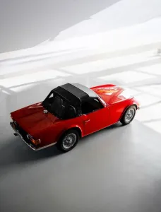 Triumph TR6 Doppelvergaser * Neulack *