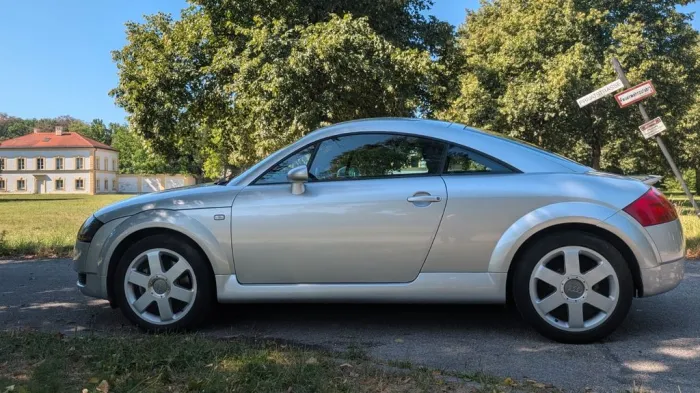 Audi TT Coupe 1.8T 132 kW -