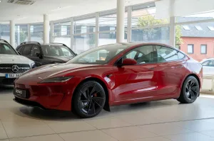 Tesla MODEL 3 PERFORMANCE HIGHLAND