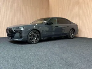BMW 760 M760eXAS PHEV- Aut. doors- M-performance- FU