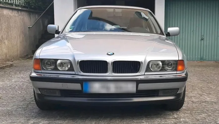 BMW 728i E38