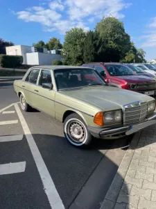 Mercedes-Benz Oldtimer Mercedes Benz 240D