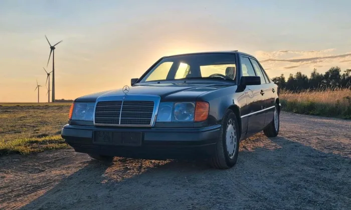 Mercedes-Benz W124 260E