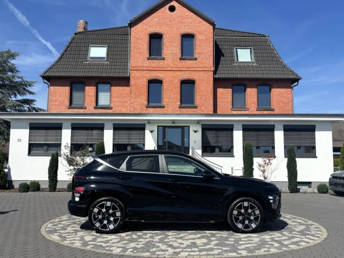 Hyundai Kona Elektro Prime LED HUD BOSE PANO 360° 65KWh