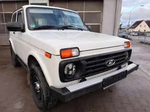 Lada Niva 4x4 Legend  Autogas AHK MS-Versiegelung