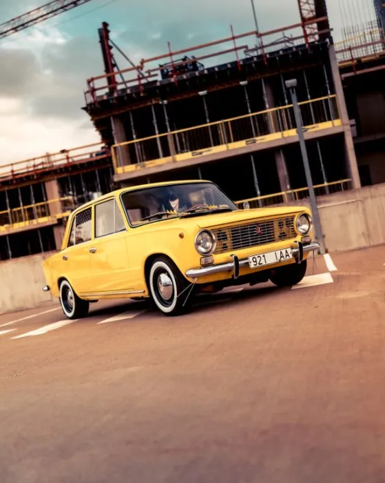 Lada 2101 Porsche Light Yellow