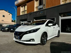 Nissan Leaf Acenta 40 kWh Autocarro 4 posti