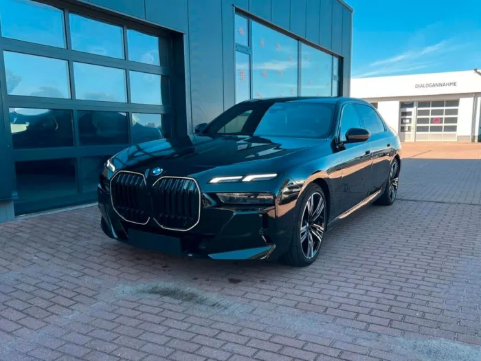 BMW 740 d xDrive M Sport Pro*B&W*MASS*PAN*STHZ*CONNO