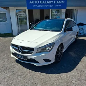 Mercedes-Benz CLA Shooting Brake CLA 180 2015*Pano