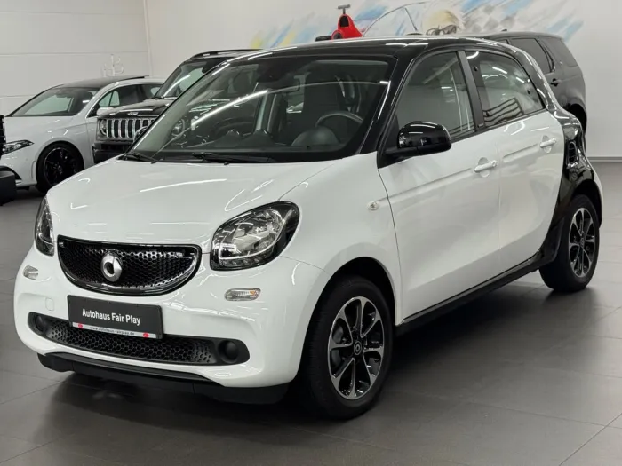 Smart ForFour Passion Aut. NAVI/PDC/SHZ/U-FREI!