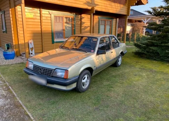 Opel Ascona C