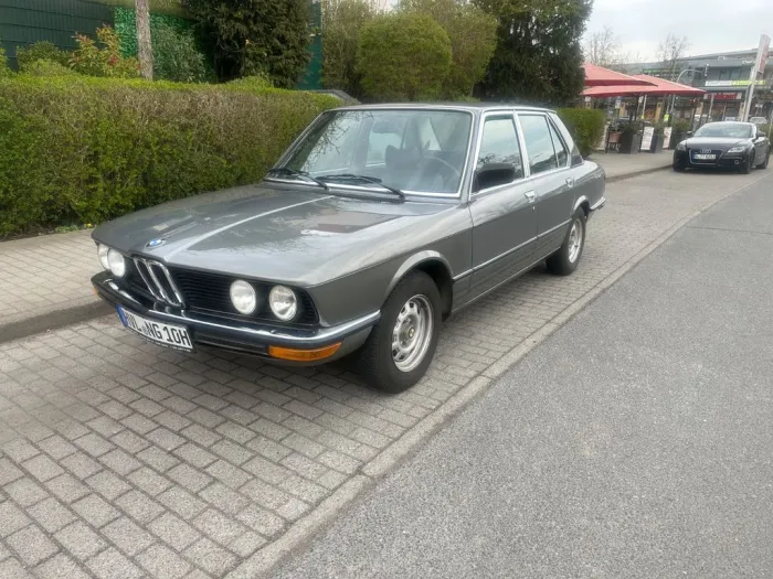 BMW 518