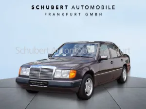 Mercedes-Benz E 230 W124 Oldtimer gepflegt