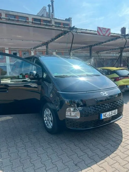 Hyundai STARIA 2.2 CRDi Trend 9-Sitzer Automatik 2WD...