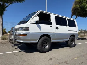 Mitsubishi L300