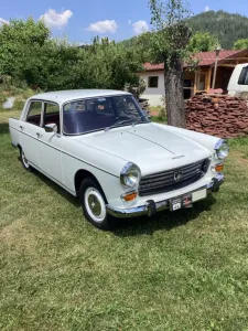 Peugeot 404